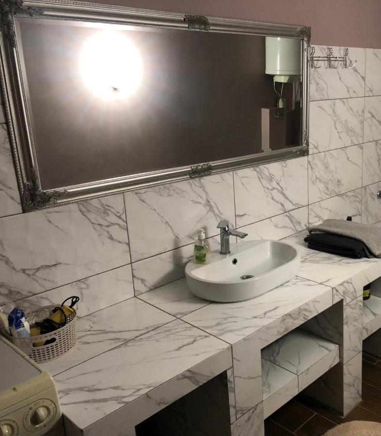 אומן Flat in the center of the city מראה חיצוני תמונה